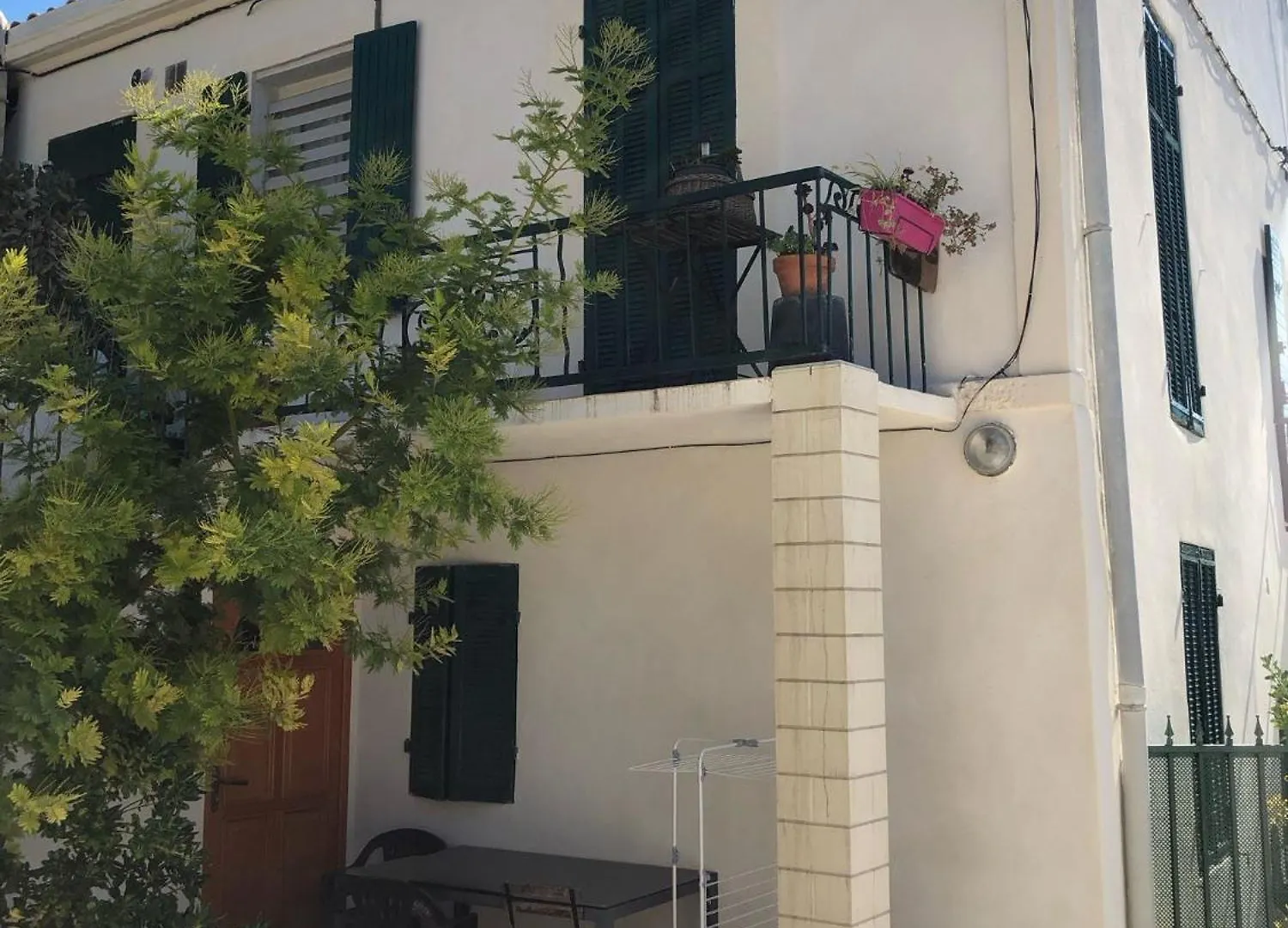 Homestay Chambre Chez L'Habitant Terrasse Privee Piscine Marseille